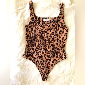 Aritzia Babaton Bodysuit Leopard Print Size Medium